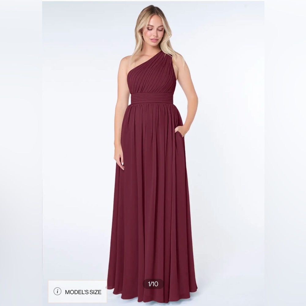 AZAZIE MOLLY
Cabernet A-Line One Shoulder Chiffon Dress Size 6/8